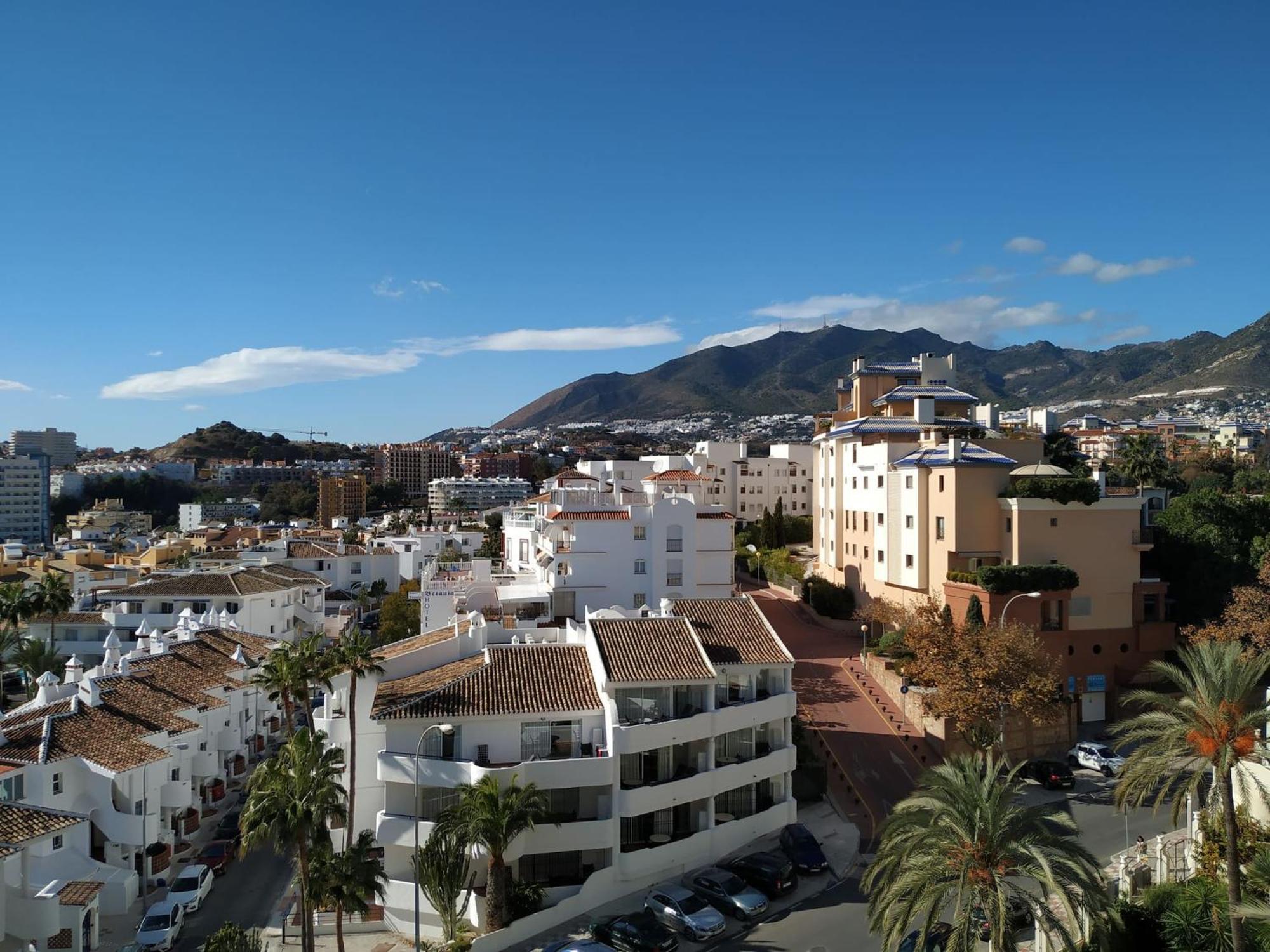 Deluxe Apartment In Benalbeach With Beach Views Benalmádena Εξωτερικό φωτογραφία